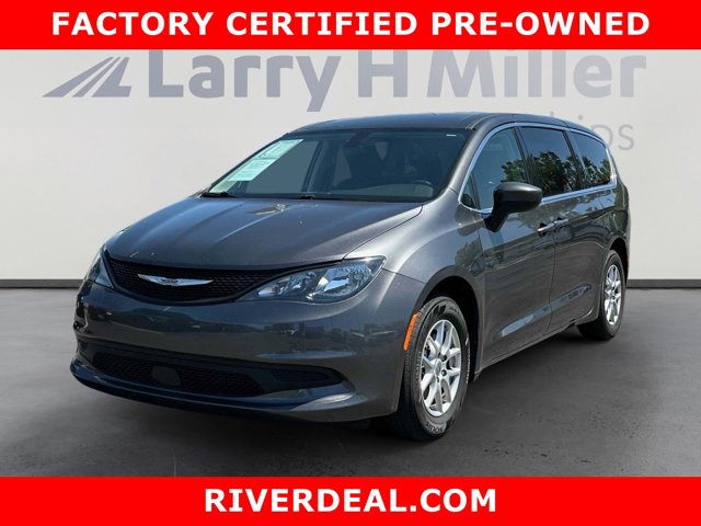 2022 Chrysler Voyager LX