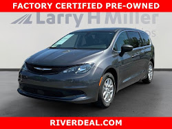 2022 Chrysler Voyager LX